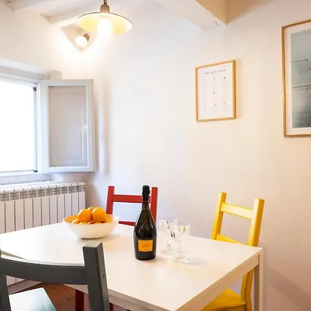 Orange Tuscany Flat Apartment
