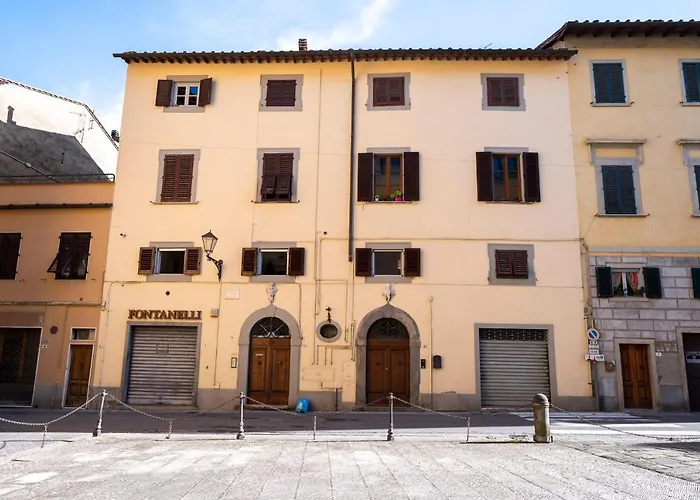 Orange Tuscany Flat * San Miniato